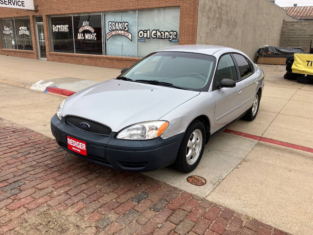 2004 FORD Taurus