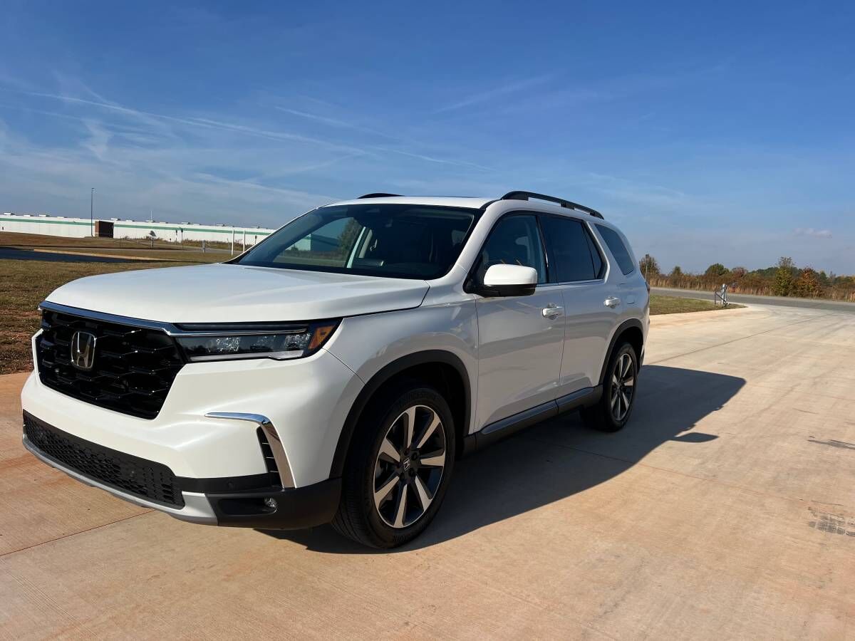 2023 HONDA Pilot