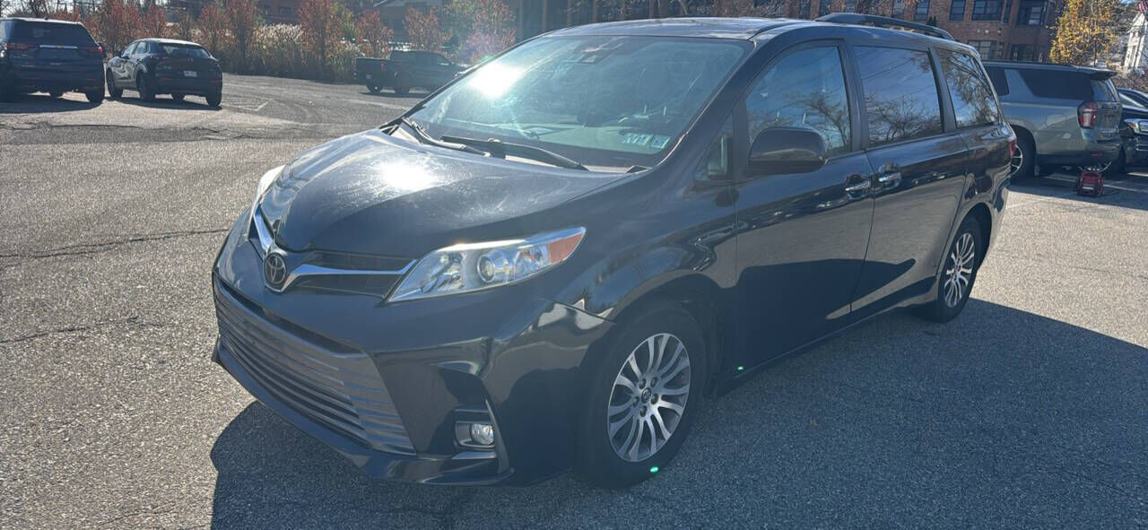 2022 TOYOTA Sienna