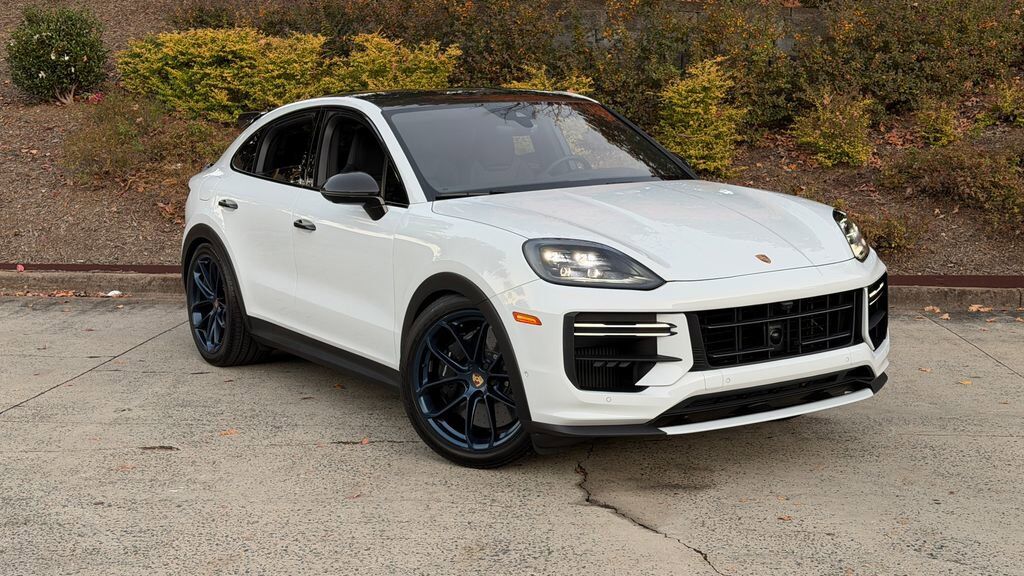 2024 PORSCHE Cayenne