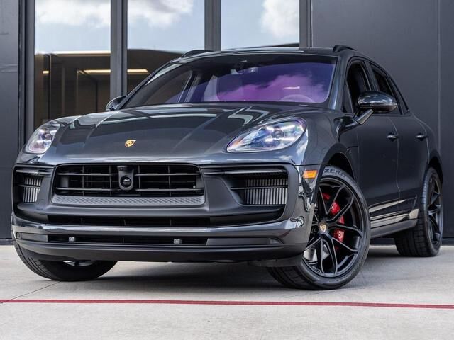 2026 PORSCHE Macan