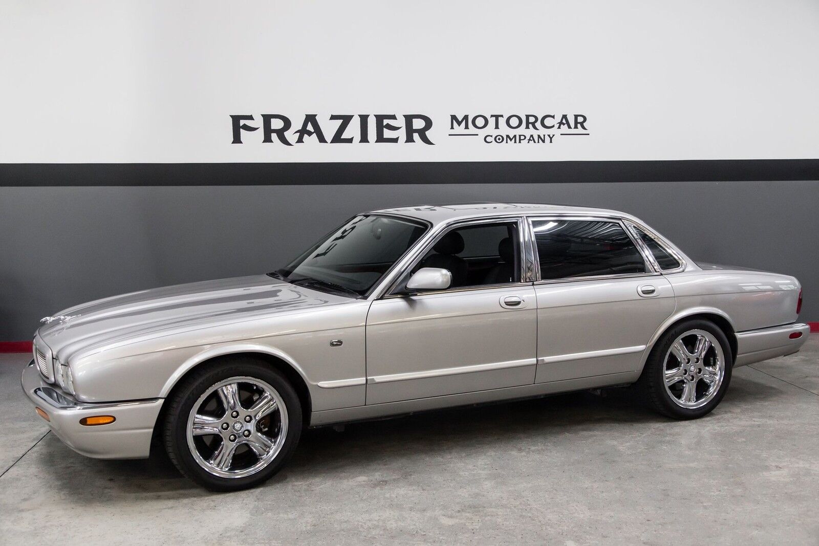 Jaguar XJR