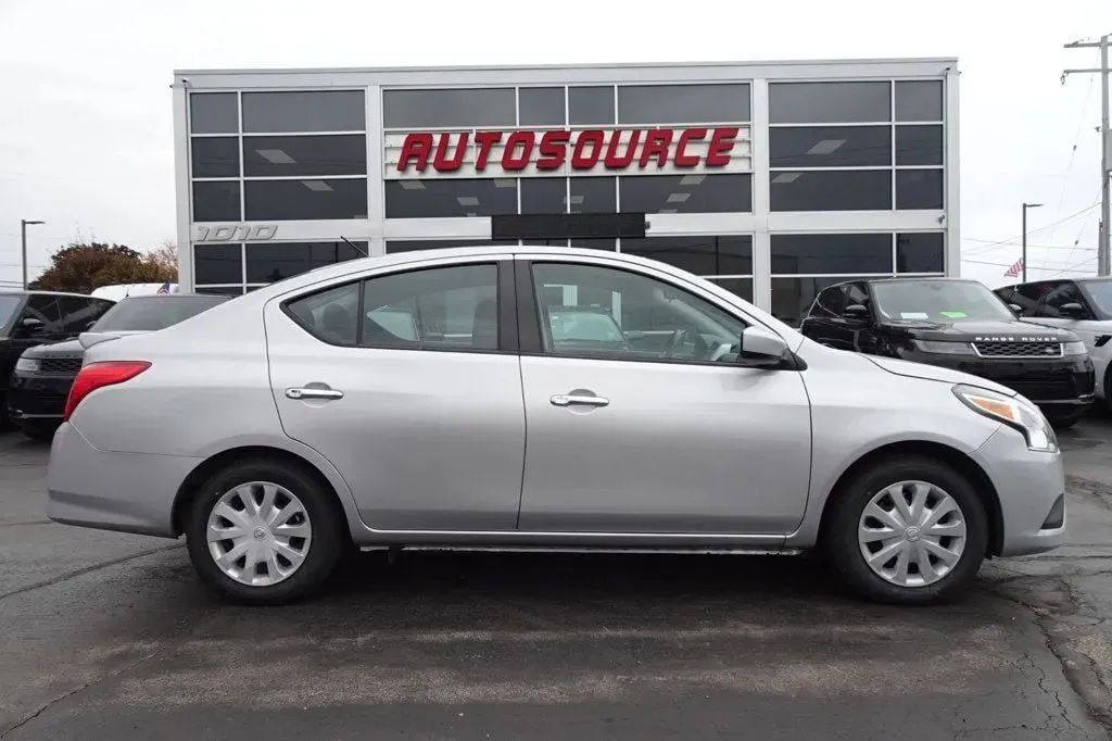2019 NISSAN Versa