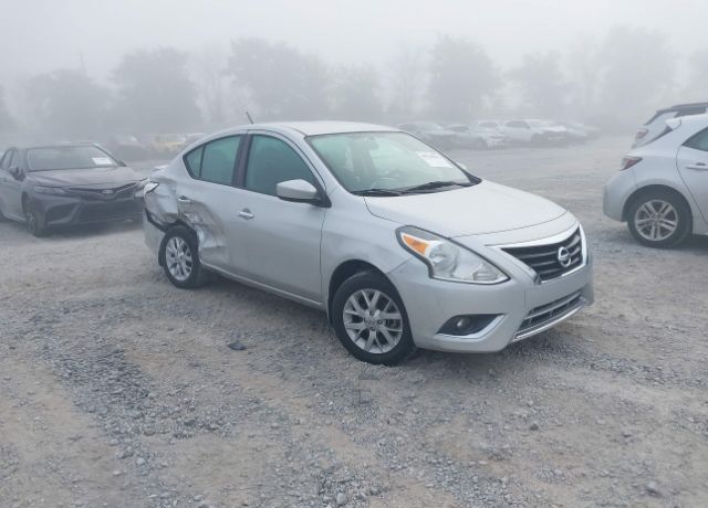 2017 NISSAN Versa