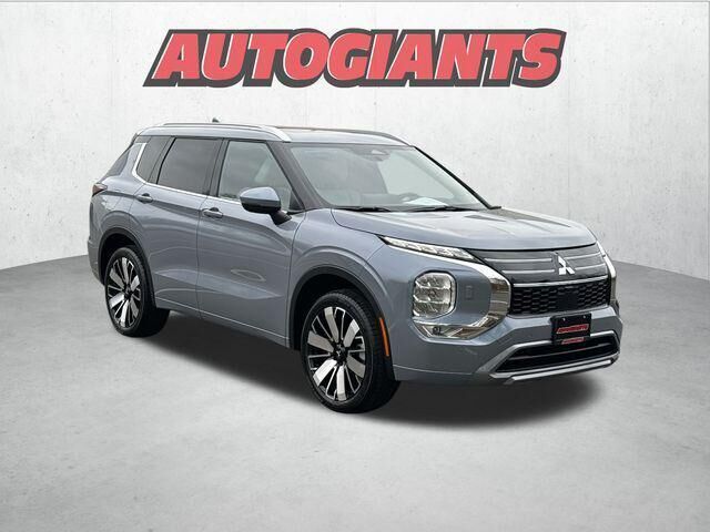 2025 MITSUBISHI Outlander