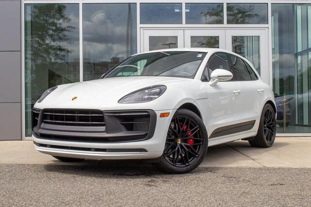 2022 PORSCHE Macan