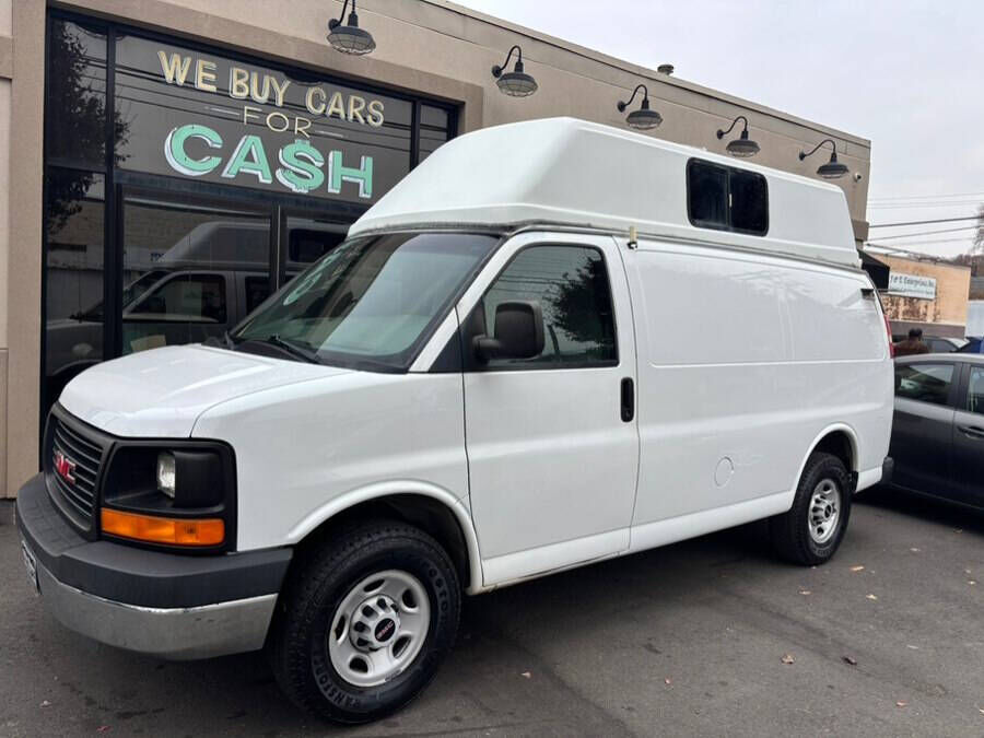 GMC Savana