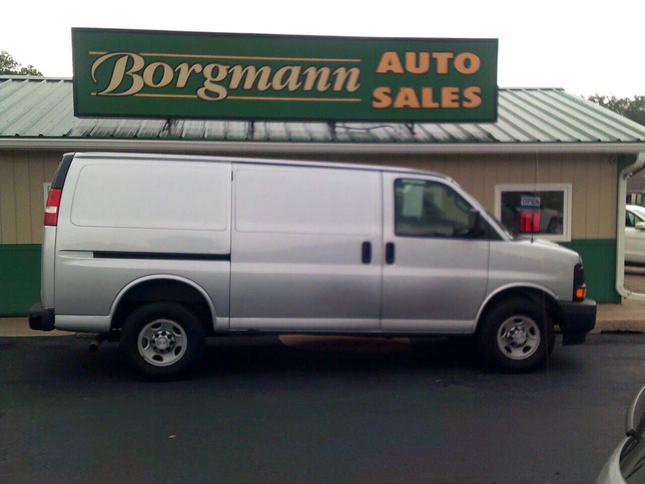 2017 CHEVROLET Express