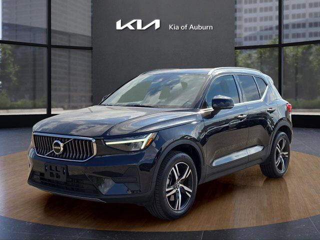 2024 VOLVO XC40