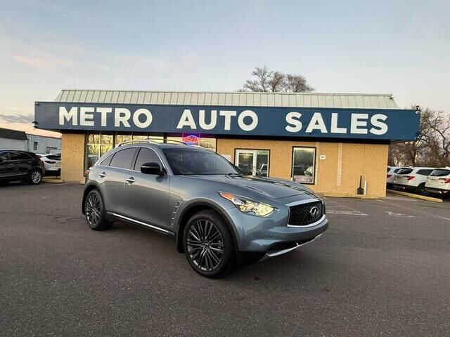 2017 INFINITI QX70