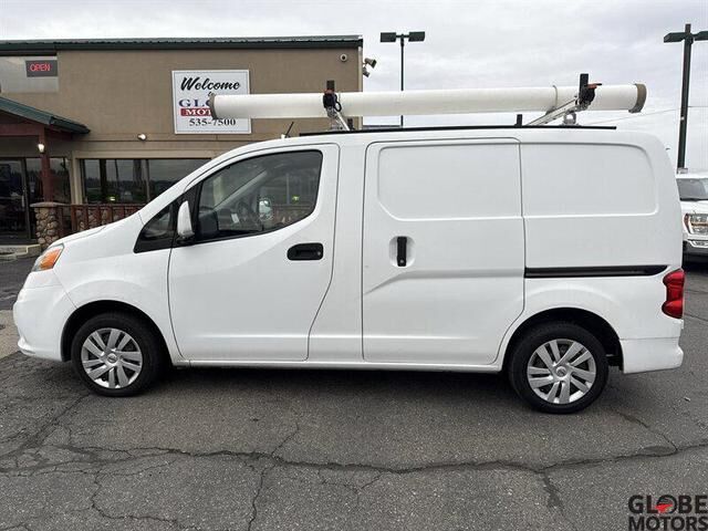 2017 NISSAN NV200