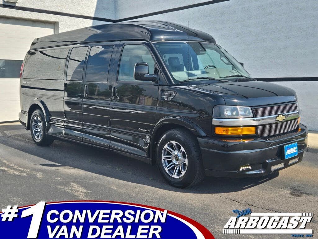 2022 CHEVROLET Express