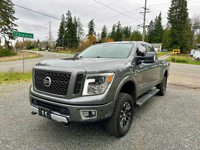 2016 NISSAN Titan