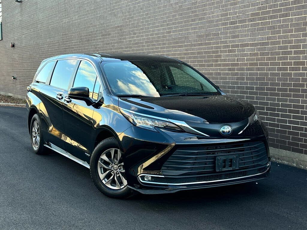 2021 TOYOTA Sienna
