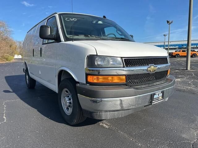 2025 CHEVROLET Express