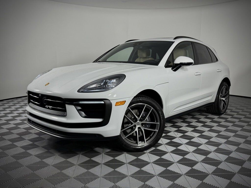 2024 PORSCHE Macan