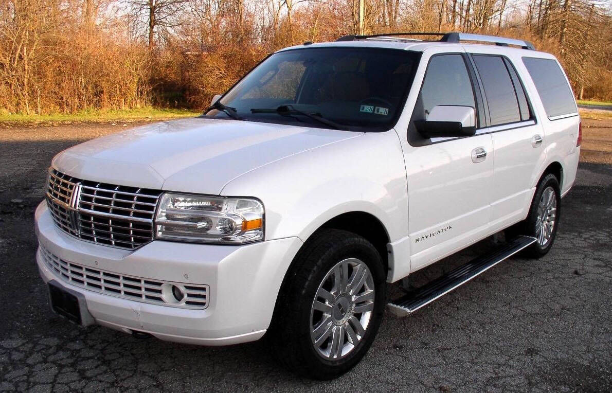 2011 LINCOLN Navigator