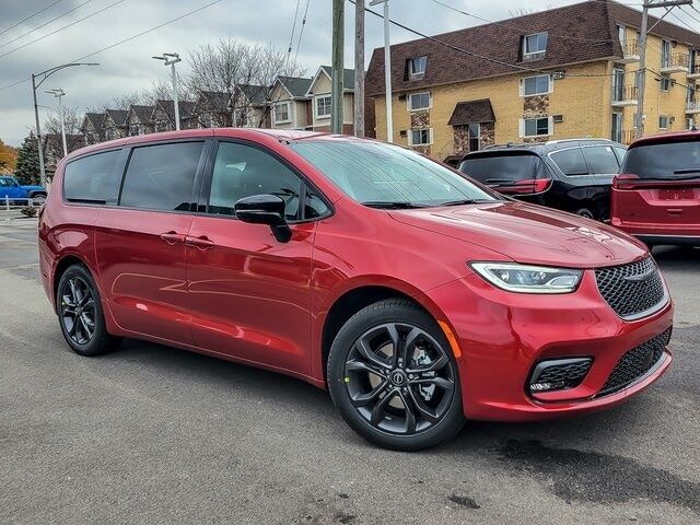 2026 CHRYSLER Pacifica