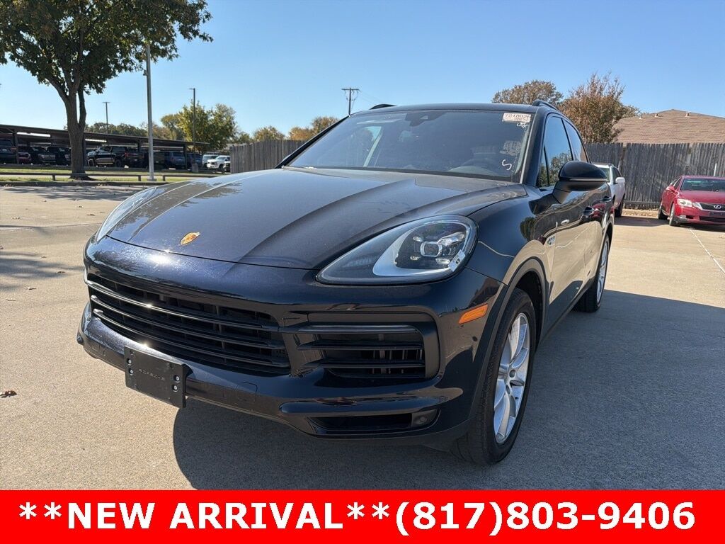 2022 PORSCHE Cayenne