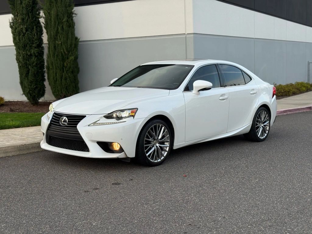 Lexus IS