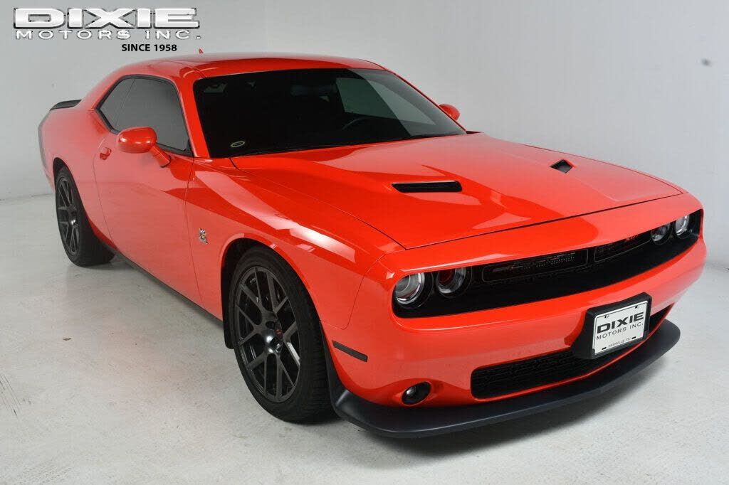 2017 DODGE Challenger