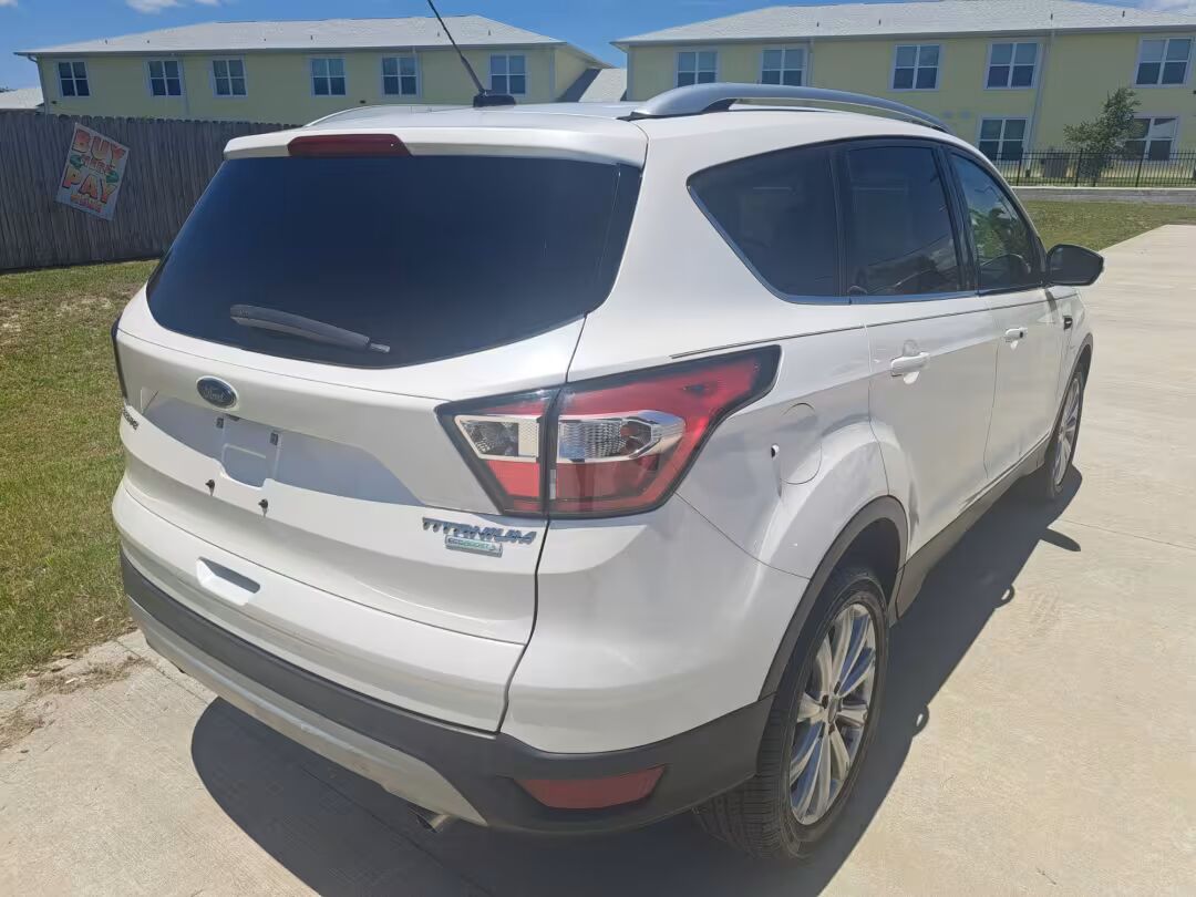 2017 FORD Escape
