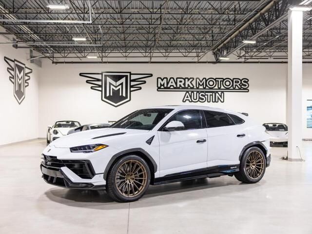 2023 LAMBORGHINI URUS
