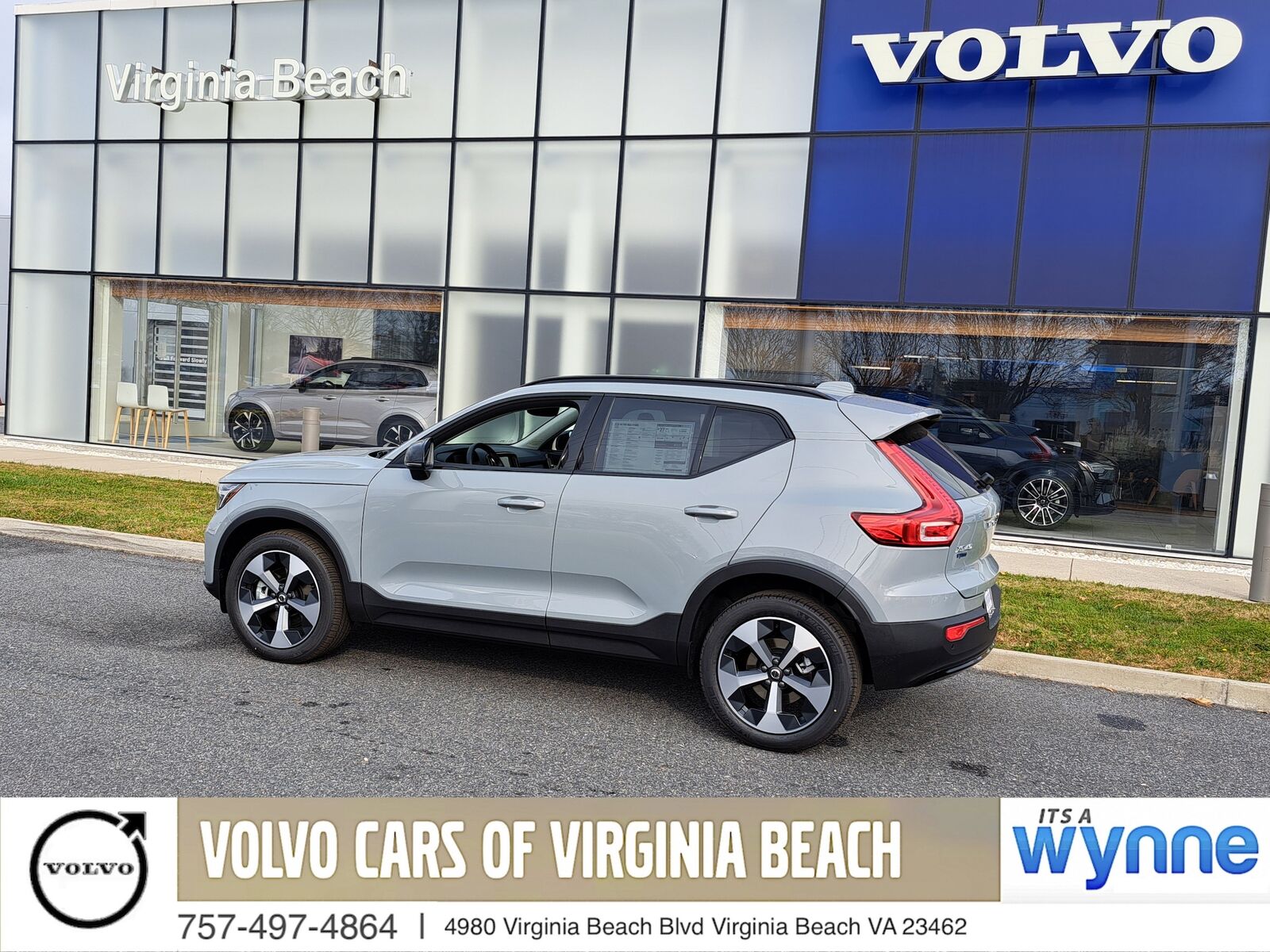 2026 VOLVO XC40