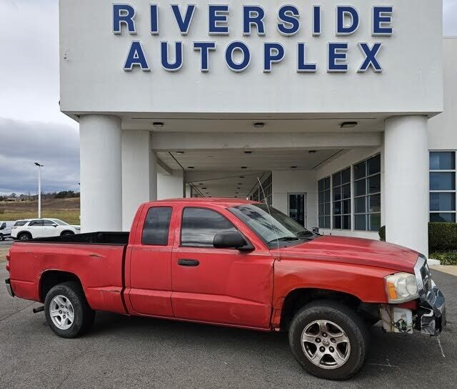 2005 DODGE Dakota
