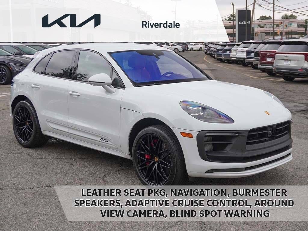 2024 PORSCHE Macan