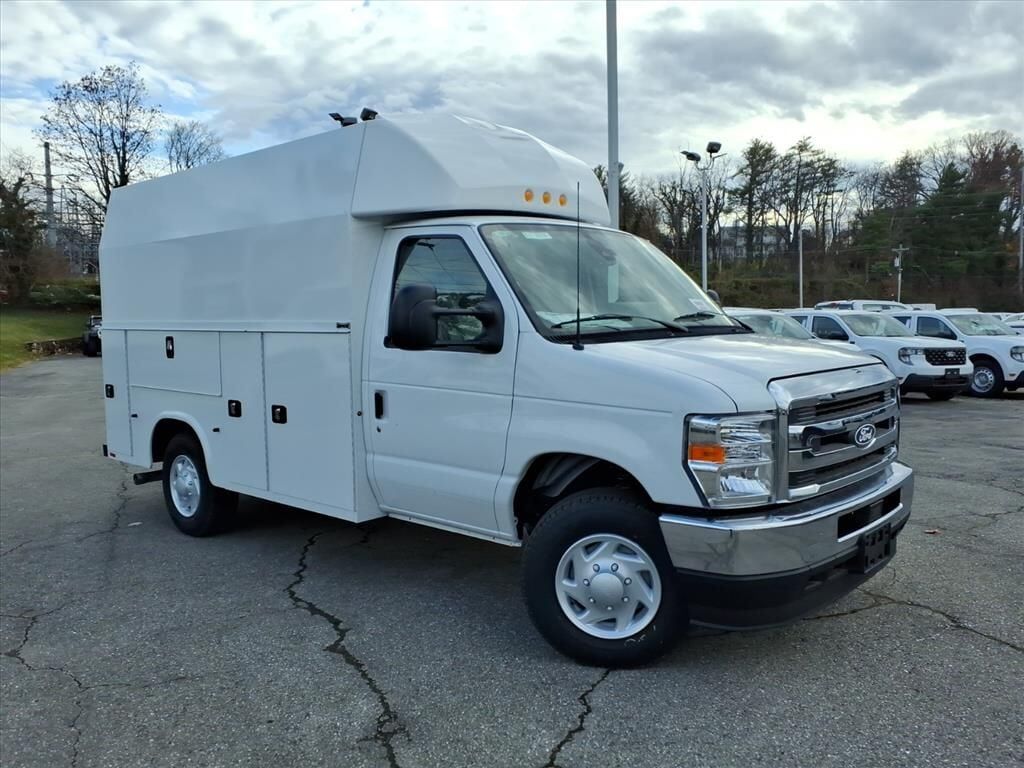 2026 FORD E-350