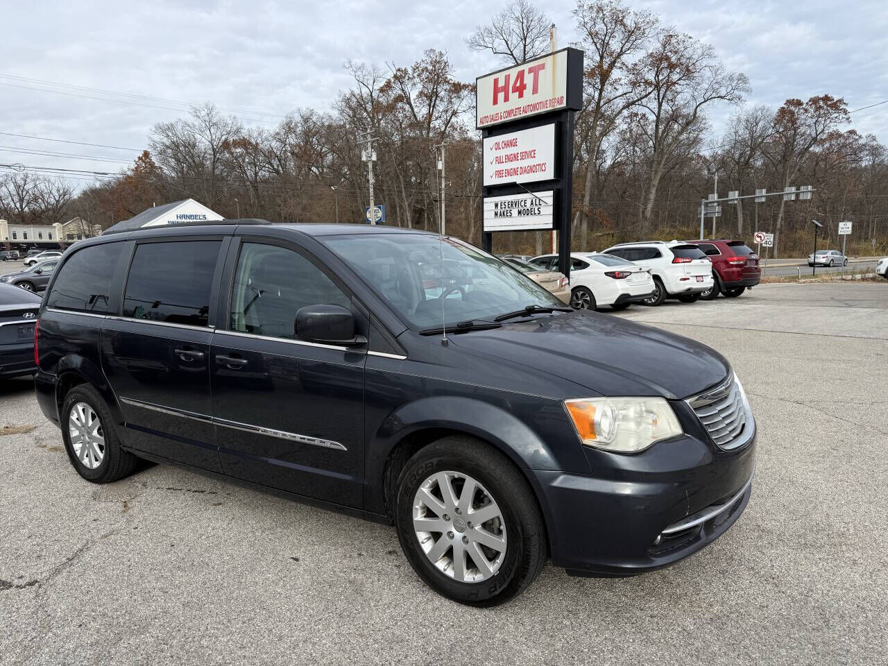 2013 CHRYSLER Town and Country