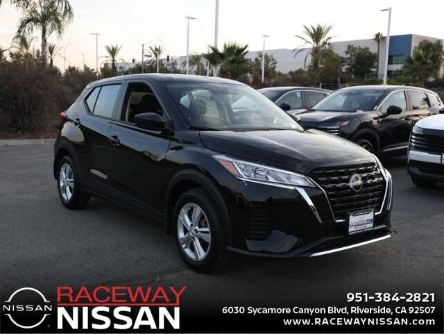 2025 NISSAN Kicks Play
