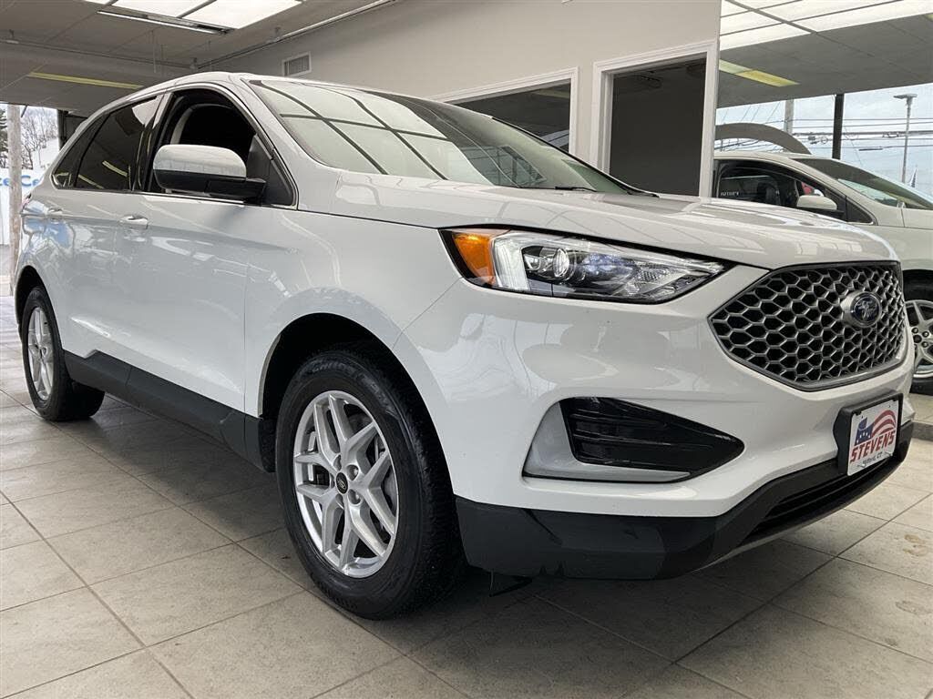 2023 FORD Edge