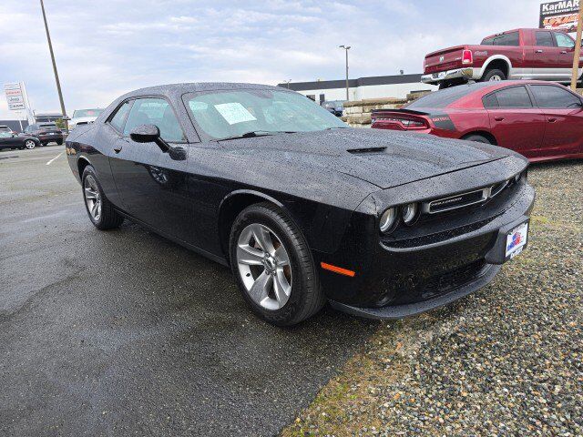 2017 DODGE Challenger