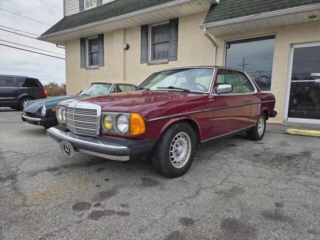 1985 MERCEDES-BENZ 300