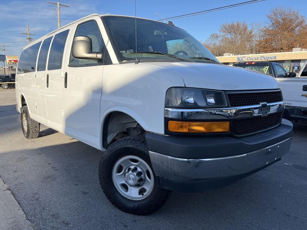 2017 CHEVROLET Express