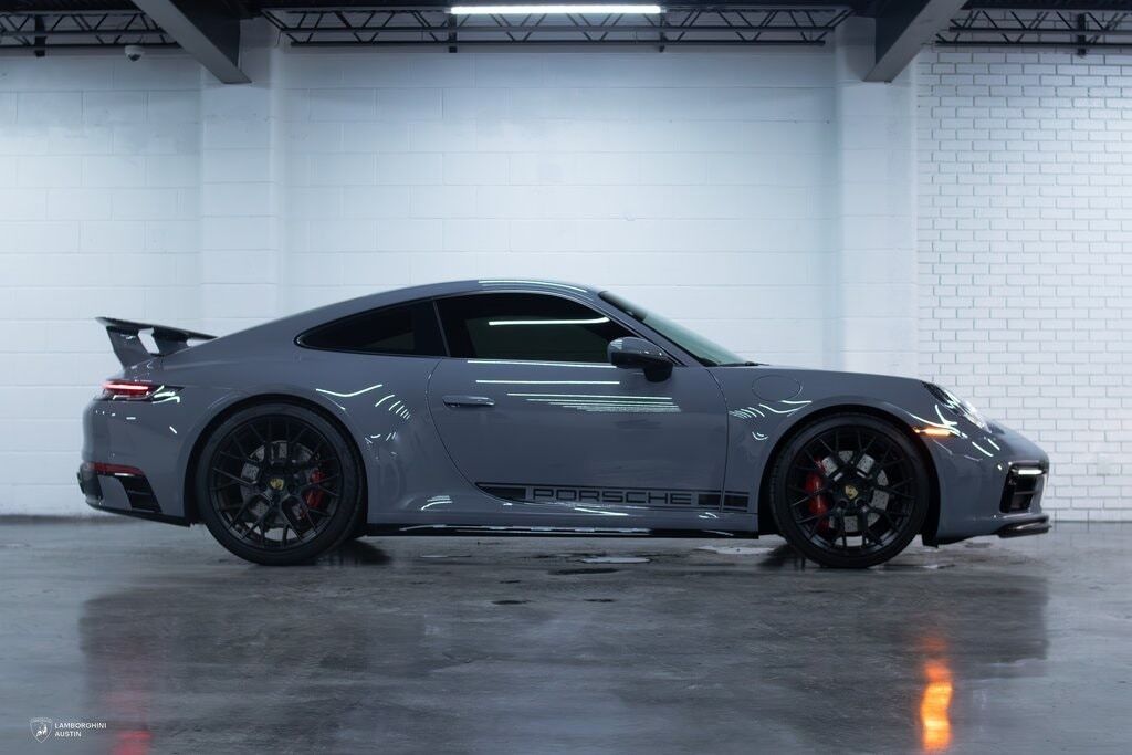 2022 PORSCHE 911