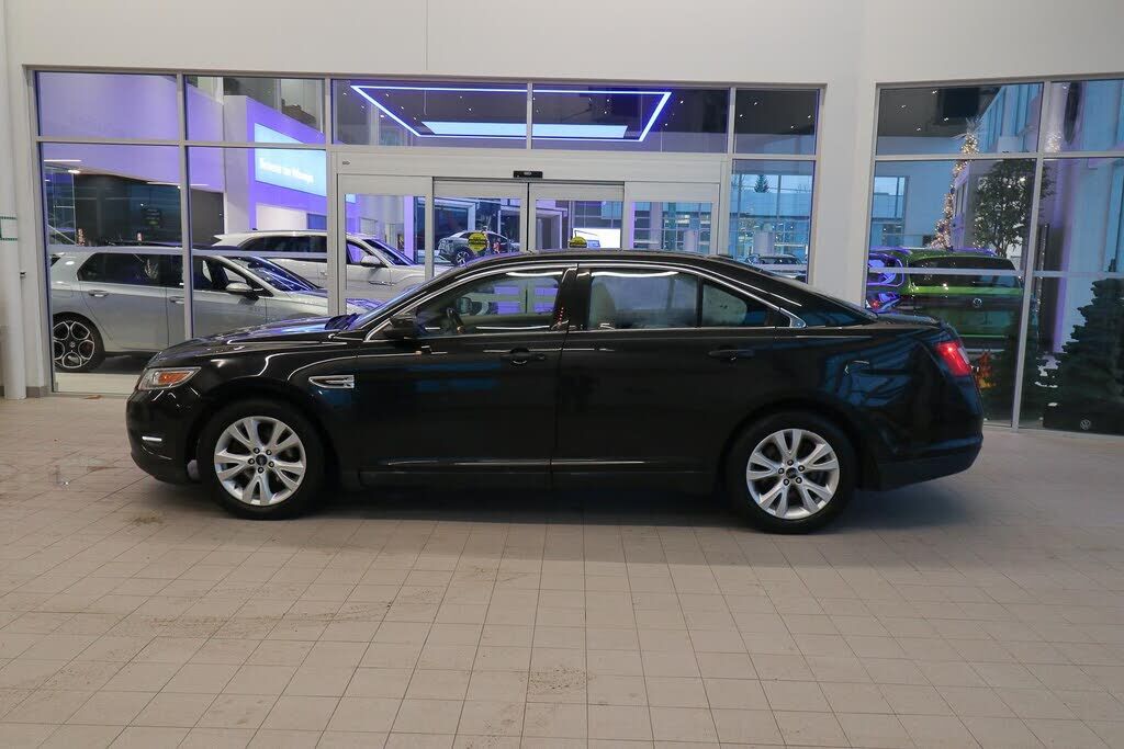 Ford Taurus