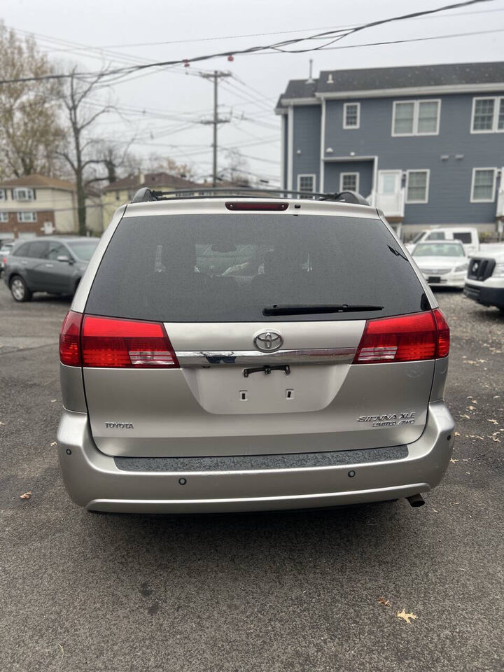 2004 TOYOTA Sienna