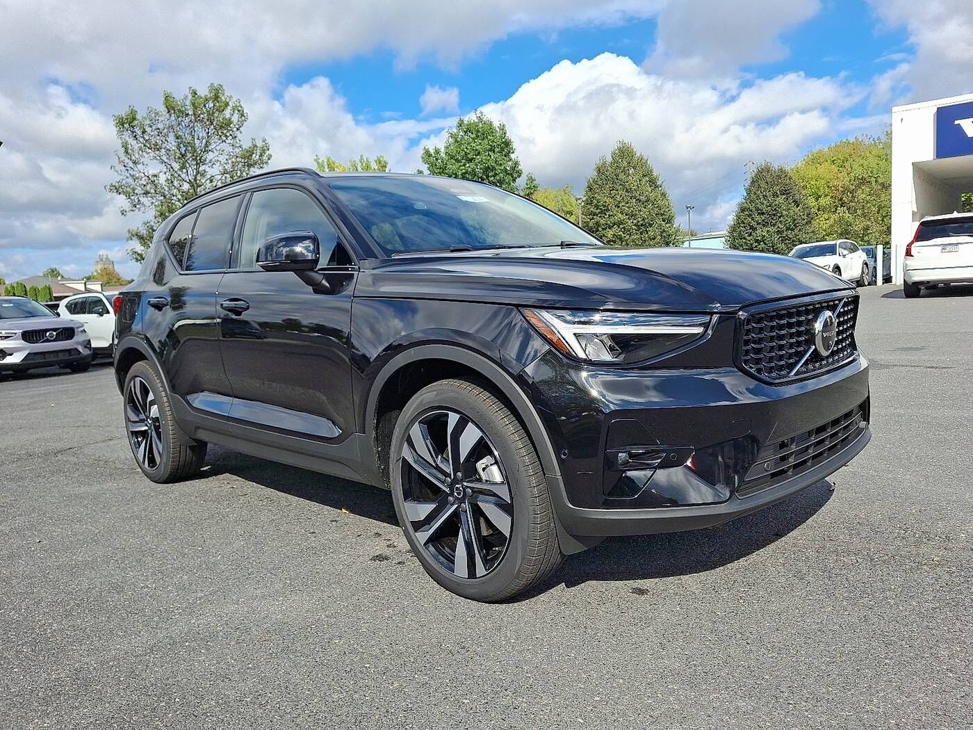 2026 VOLVO XC40
