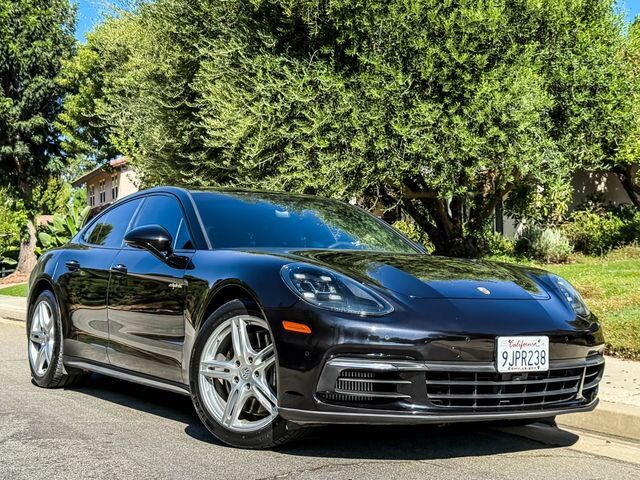 2018 PORSCHE Panamera