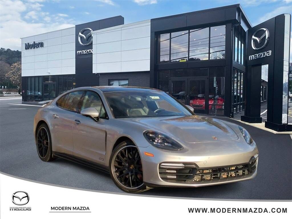 2019 PORSCHE Panamera