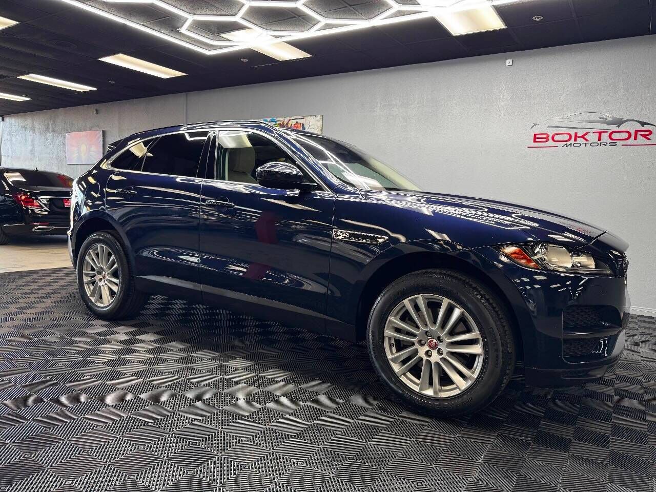 2017 JAGUAR F-Pace