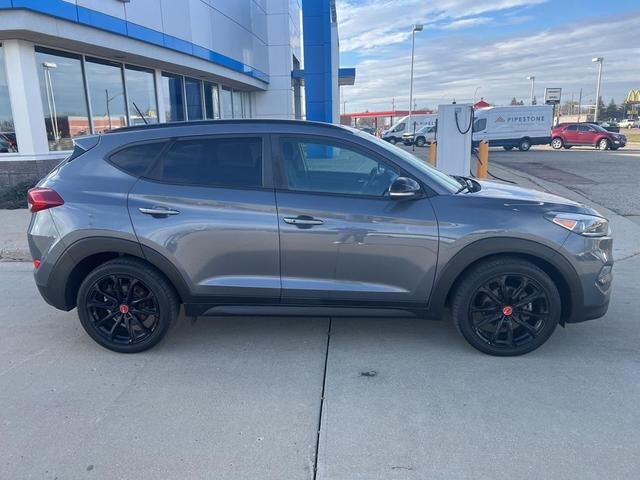 2017 HYUNDAI Tucson