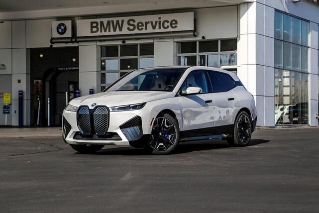 2025 BMW ix