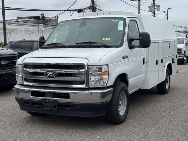 2026 FORD E-350