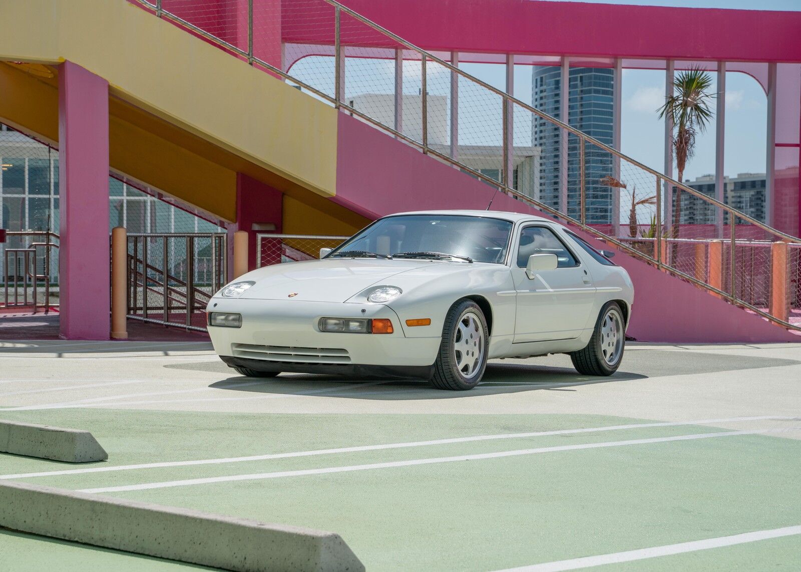 Porsche 928