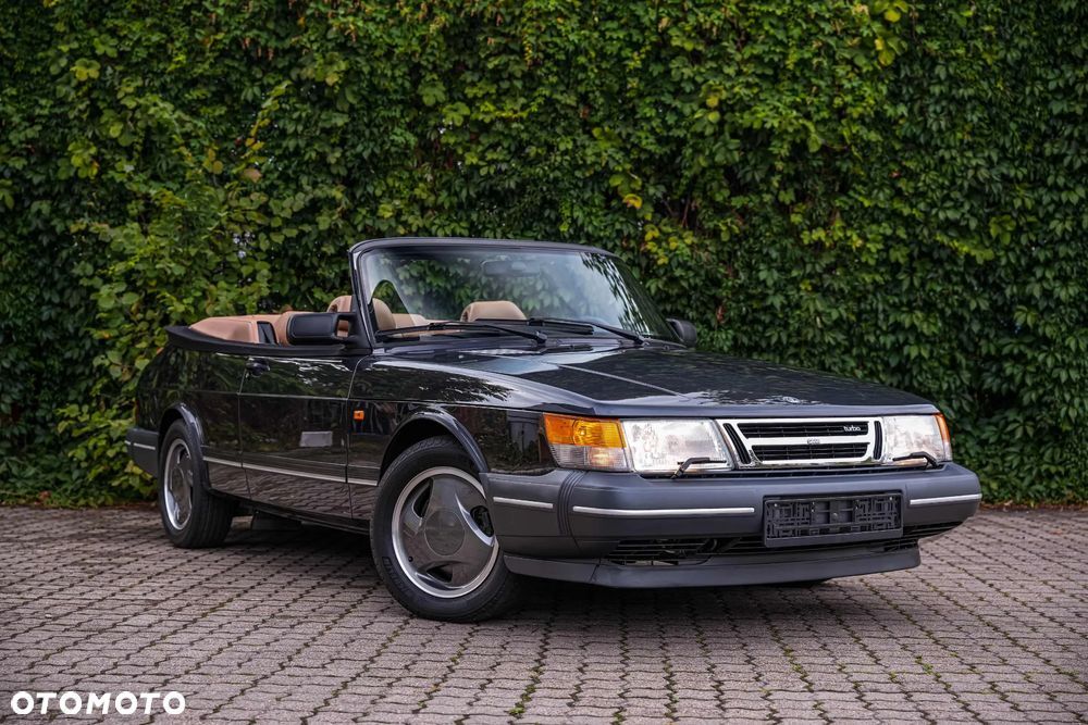 Saab 900