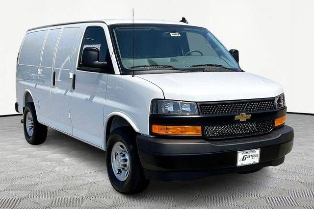 2025 CHEVROLET Express